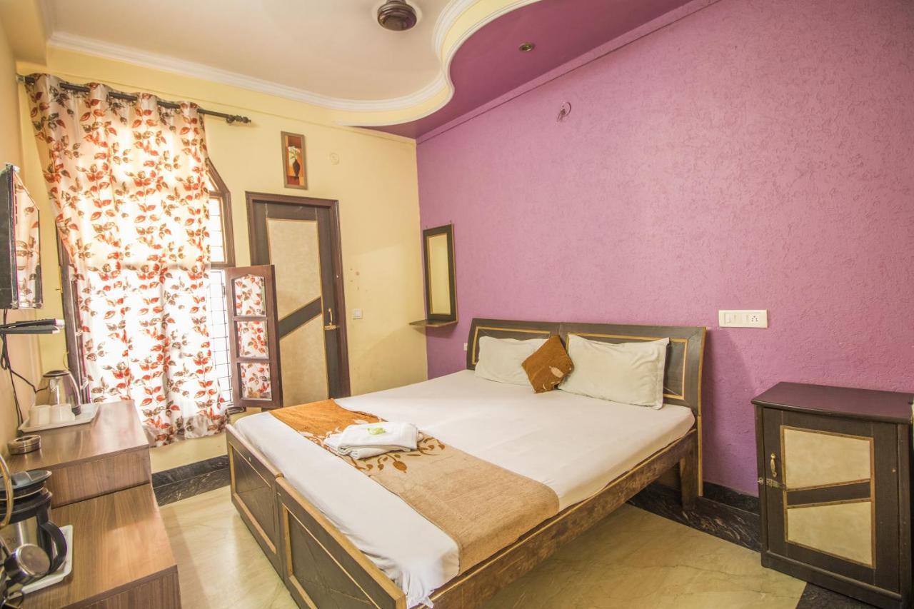 Hotel Bajaj Inn Dehradun Exterior foto